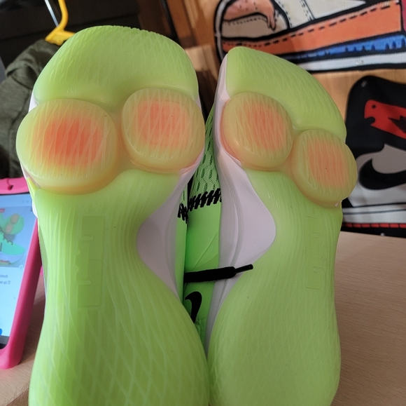 Lebron Witness V Mens Grinch Lime Glow Volt - Picture 4 of 7